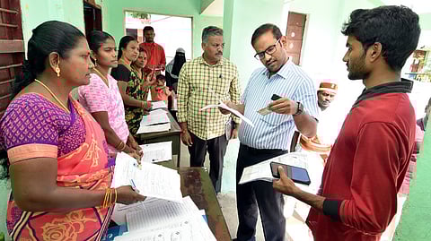 சென்னை மாநகரில் 2.09 லட்சம் போ் புதிய வாக்காளா்களாக சேர மனு