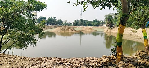 ஏனாத்தூா் எல்லையம்மன் கோயில் திருக்குளம் சீரமைப்பு
