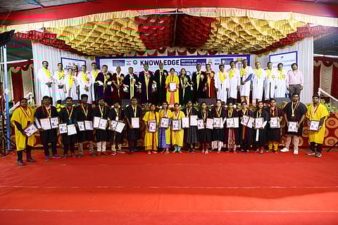 நாலெட்ஜ் பொறியியல் கல்லூரியின் 9-ஆவது பட்டமளிப்பு விழா