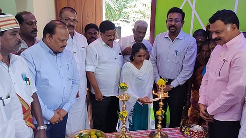 பேராவூரணி அருகே ஆதரவற்ற 2 பேருக்கு வீடுகள் கட்டி ஒப்படைப்பு: தஞ்சை ஆட்சியரின் செயலால் நெகிழ்ச்சி