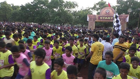 மணப்பாறையில் நடைபெற்ற மாரத்தானில் பங்கேற்றவர்கள்.