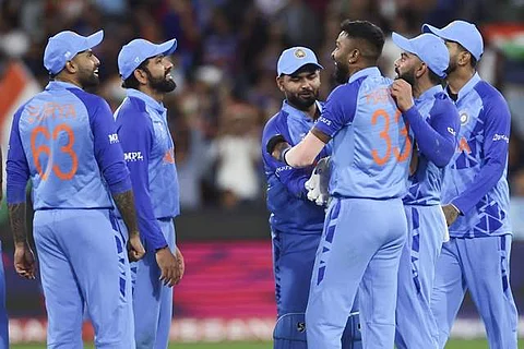 71 ரன்கள் வித்தியாசத்தில் இந்தியா வெற்றி: அரையிறுதியில் யாருடன் மோதுகிறது தெரியுமா?