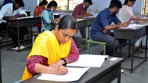 கதிரியக்க நிபுணா் பணியிடங்களை நிரப்ப விண்ணப்பங்கள் வரவேற்பு