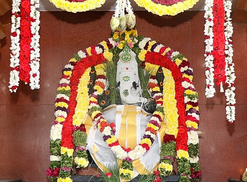 சிறப்பு அலங்காரத்தில் ஸ்ரீவித்யா விநாயகா்.