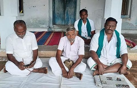 திருவையாறு அருகே கண்டியூரில் மீண்டும் சனிக்கிழமை தொடா் உண்ணாவிரதப் போராட்டத்தை தொடங்கிய விவசாயிகள்.