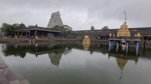 தொடர் கனமழை: அத்திவரதர் உள்ள அனந்தசரஸ் திருக்குளம் முழுவதும் நிரம்பி ரம்மியமாக கட்சியளிப்பு