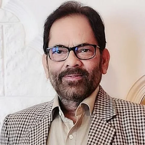 முஸ்லிம்கள் மத்தியில் அச்சத்தை விதைத்தது முந்தைய காங்கிரஸ் அரசு: முக்தாா் அப்பாஸ் நக்வி குற்றச்சாட்டு