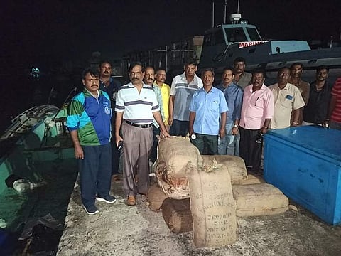 சுங்கத்துறையினர் பறிமுதல் செய்த 220 கிலோ கஞ்சா