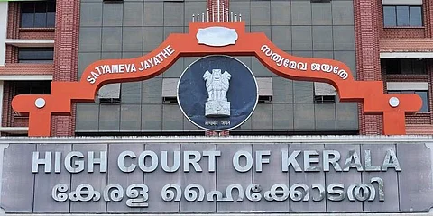 அப்பாவின் உயிரை காப்பாற்றும் சட்டப் போராட்டத்தில் சிறுமி வெற்றி!