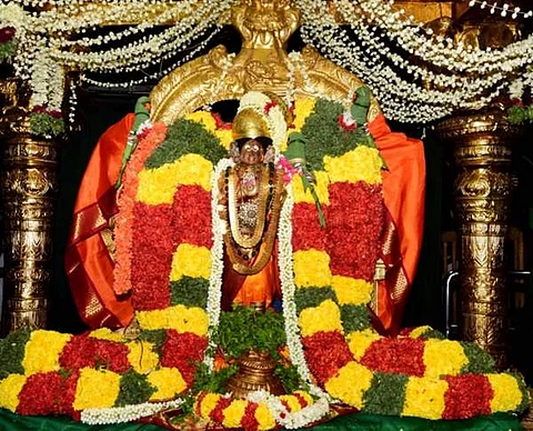 திருப்பாவை பாடல், மார்கழி மாத பாவை நோன்பின் சிறப்பைக் கூறுகிறது.