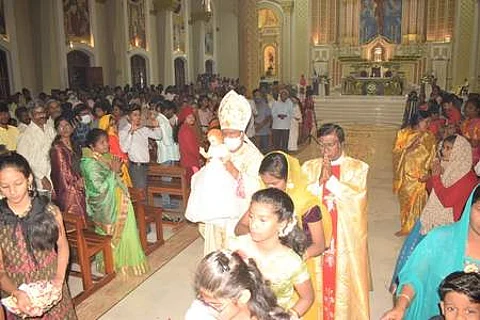 கிறிஸ்துமஸ் கொண்டாட்டம்: தமிழக தேவாலயங்களில் சிறப்பு வழிபாடு!