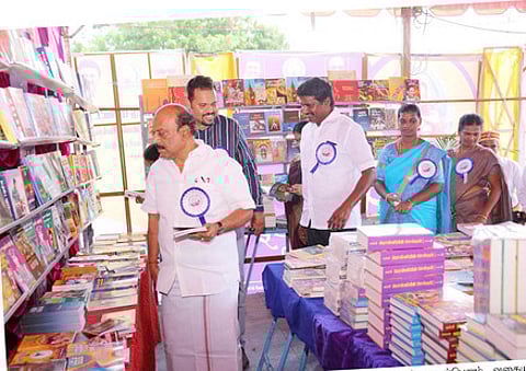 செங்கை புத்தகத் திருவிழா: அமைச்சா் தா.மோ.அன்பரசன் தொடக்கி வைத்தாா்