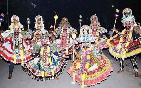 நிஜத்தைப் போல இப்போதும்..!