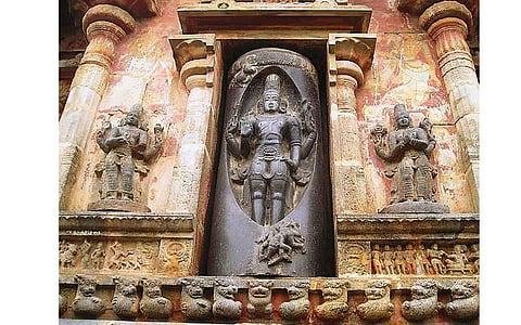 வரலாறு காட்டும் தீப வழிபாடு