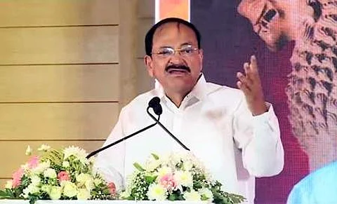 நீதிபதிகள் நியமனத்துக்கு தனி அதிகாரம் கொண்ட அமைப்பு தேவை: வெங்கய்ய நாயுடு