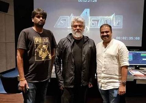 இயக்குநர் வினோத்துடன் அஜித் இருக்கும் புகைப்படம் வைரல்: விவரம் இதோ