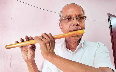 புல்லாங்குழல் கொடுத்த மூங்கில்கள்