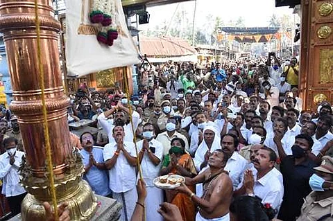 மண்டைக்காடு பகவதியம்மன் கோயிலில் நடைபெற்ற திருக்கொடியேற்ற நிகழ்ச்சியில் தெலங்கான ஆளுநர் தமிழிசை சௌந்தரராஜன், அமைச்சர் த.மனோ தங்கராஜ், மாநிலங்களவை உறுப்பினர் அ.விஜயகுமார் உள்ளிட்ட பலர் பங்கேற்றனர்.