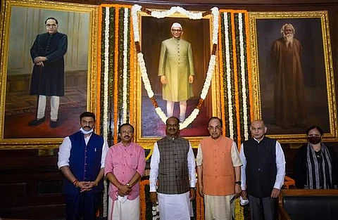 மொரார்ஜி தேசாய் எனும் மாமனிதரின் பிறந்தநாள்: தலைவர்கள் மரியாதை