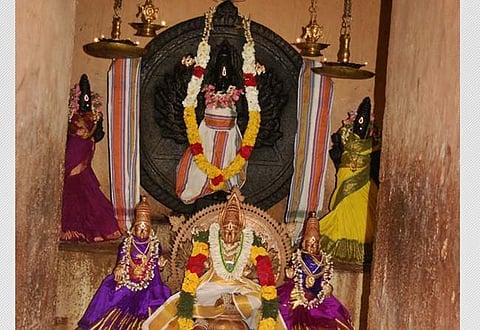 சுதர்சன வல்லி, விஜய வல்லி சமேதராக எழுந்தருளிய சக்கரத்தாழ்வார்
