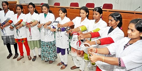 எம்பிபிஎஸ் விண்ணப்பப் பதிவு இன்று தொடக்கம்: நிகழாண்டில் கூடுதல் மருத்துவ இடங்கள் இல்லை