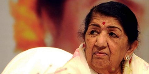 லதா மங்கேஷ்கர் காலமானார்