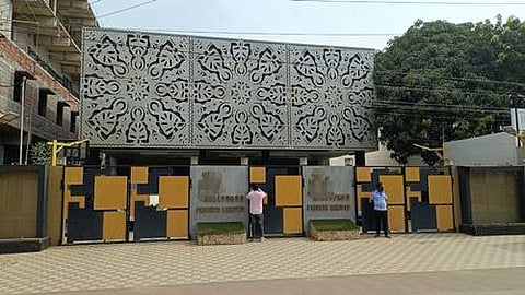 சேலத்தில் பிரபல நகைக்கடையில் லஞ்ச ஒழிப்பு பிரிவு காவல்துறையினர் சோதனை