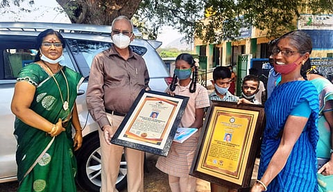 கிருஷ்ணகிரி மாவட்ட அரசுப் பள்ளிகளில் தொடக்க கல்வி இயக்குநா் ஆய்வு