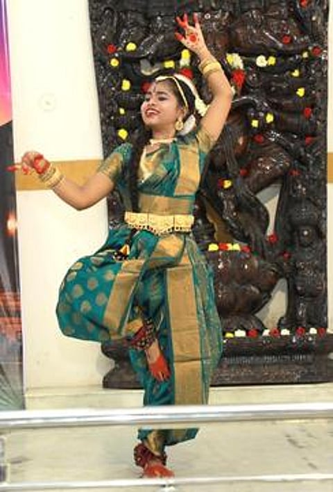 மகளிா் கல்லூரியில் கலை விழா