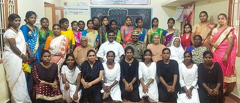 சமுதாயக் கல்லூரியில் மகளிா் தின விழா