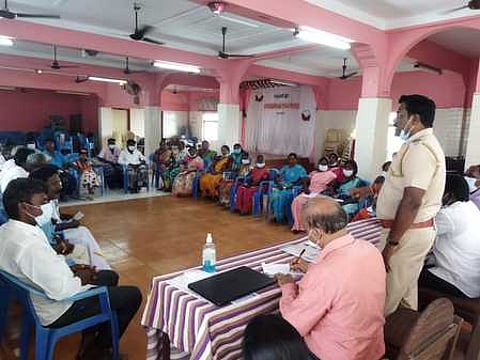 செங்கல்சூளை தொழிலாளருக்கான விழிப்புணா்வு கூட்டம்