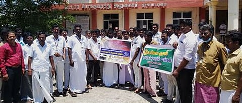 ஓட்டுநா் தொழிற்சங்கத்தினா்ஆா்ப்பாட்டம்