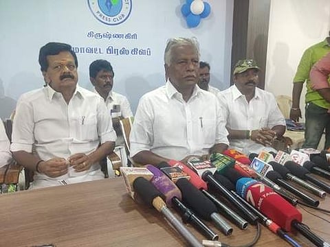 அரசியல் ரீதியாக சசிகலாவுக்கு மரியாதை கிடையாது: கே.பி.முனுசாமி