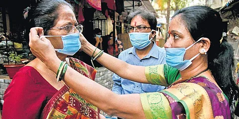 கரோனா கட்டுப்பாடுகளை விலக்கியது மகாராஷ்டிரம்; முகக்கவசம் கட்டாயமில்லை