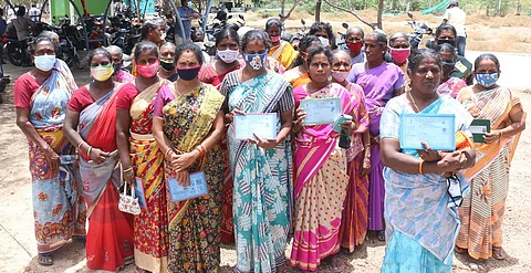பெண்ணின் பெருந்தக்க யாவுள?