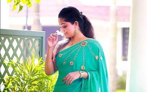 பிரபல நடிகையின் துணிக்கடையில் தீ விபத்து: துணிகள் எரிந்து நாசம்
