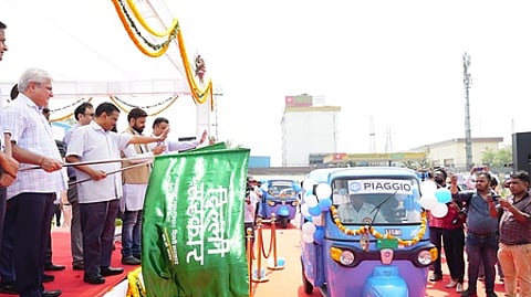 அரசுத் துறைகளில் மின்சார வாகனப் பயன்பாடு: அறிக்கை சமா்ப்பிக்க மத்திய அரசுக்கு உச்சநீதிமன்றம் உத்தரவு