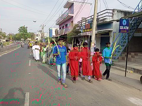 எடப்பாடி செல்வநாயகி பேராலயத்தில் குருத்தோலை ஞாயிறு பவனி