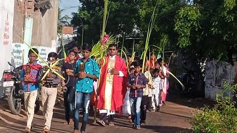 நெடுங்குளத்தில் குருத்தோலை ஞாயிறு பவனி