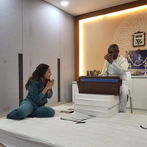 'நம் வாழ்க்கையில நிறைய விஷயங்கள் நடக்கும்...'' - ஐஸ்வர்யா ரஜினிகாந்த்துக்கு இளையராஜா அறிவுரை