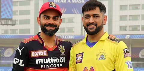 சிஎஸ்கே - ஆர்சிபி: போட்டி போட்டிக்கொண்டு ரன்கள் குவிக்கும் தோனியும் கோலியும்