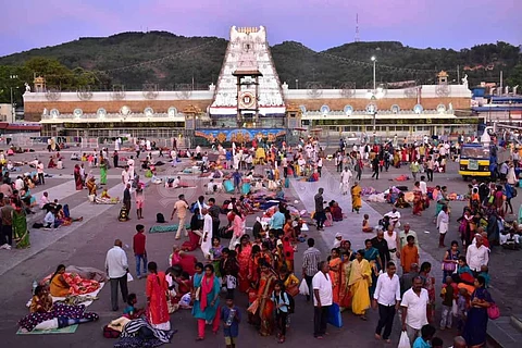 திருமலைக்கு வருவோர் பயணத்தை தள்ளி வைக்க தேவஸ்தானம் வேண்டுகோள்