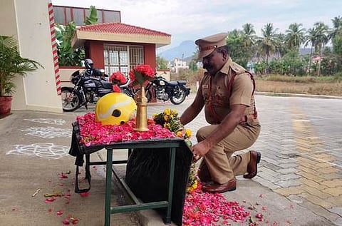 தீயணைப்பு வீரா்கள் நினைவு தினம் அனுசரிப்பு