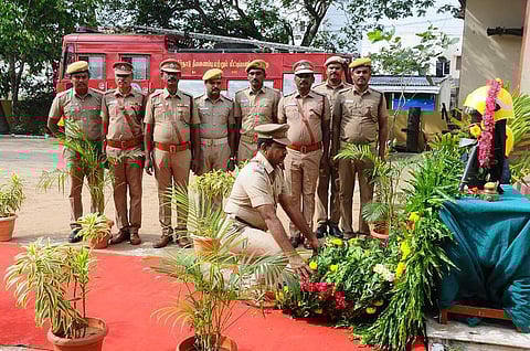 வீரவணக்க தினம் அனுசரிப்பு