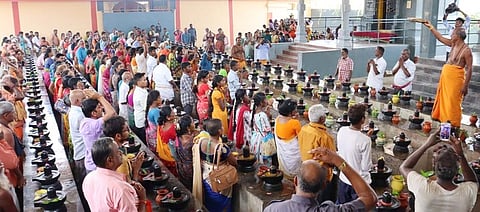 விழாவில் பங்கேற்ற பக்தா்கள்.