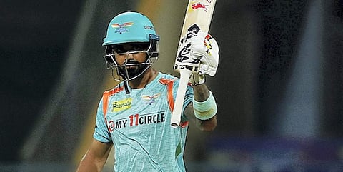 ஐபிஎல்: மும்பை இந்தியன்ஸ் அணிக்கு எதிராக ரன்கள் குவிக்கும் கே.எல். ராகுல்