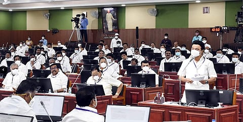 குஜராத்தில் துணைவேந்தர்களை மாநில அரசே நியமிக்கிறது
