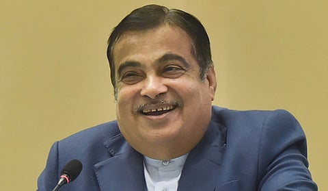 இந்தியாவில் மின்சார காா் உற்பத்தி செய்ய டெஸ்லாவுக்கு எந்தத் தடையும் இல்லை: கட்கரி