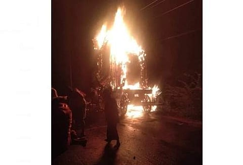 விபத்துக்குள்ளான தேர்.