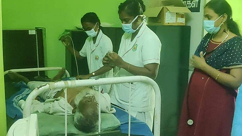 பயணிக்கு நெஞ்சுவலி: உயிர் காக்க ஓட்டுநர் எடுத்த முடிவு; குவியும் பாராட்டு